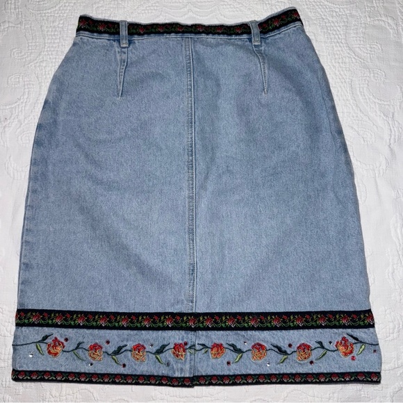 Vintage Denim Skirt Embroidered Rose Detailing 100% Cotton Size 8 Bill Blass - Picture 6 of 12